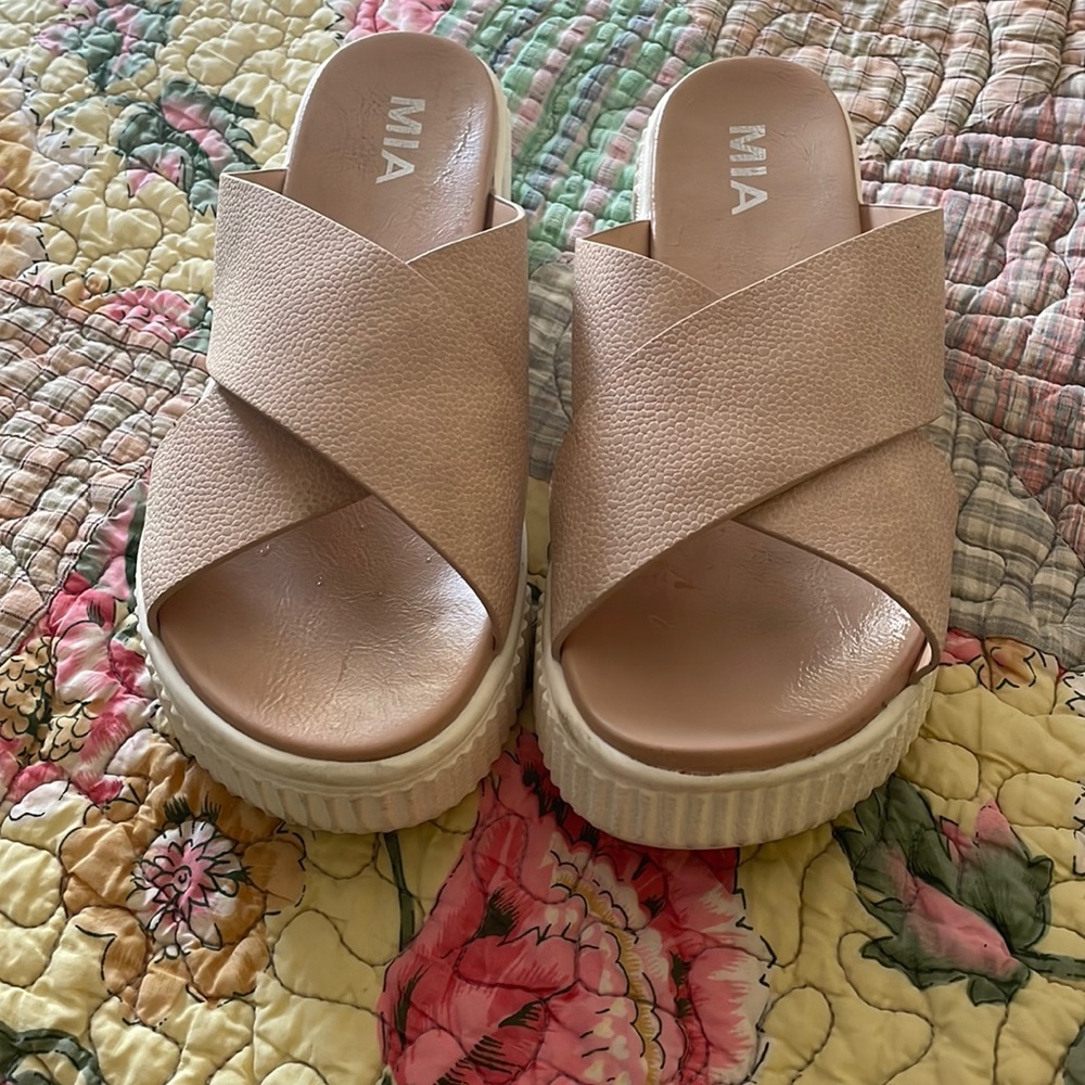 Mia Lia Criss Cross Platform Slide 8 8.5 7…